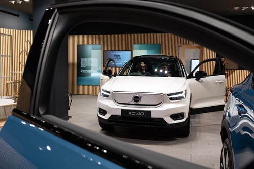 Volvo zooms into Brent Cross with electric car showcase