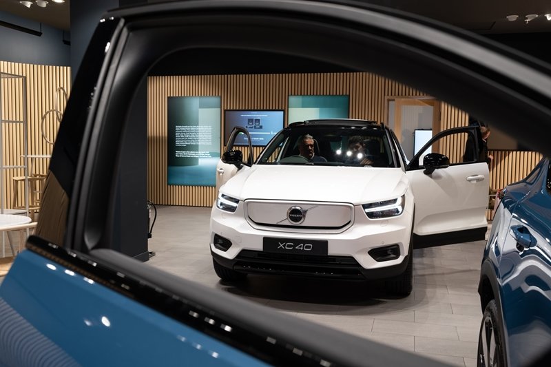 Volvo zooms into Brent Cross with electric car showcase
